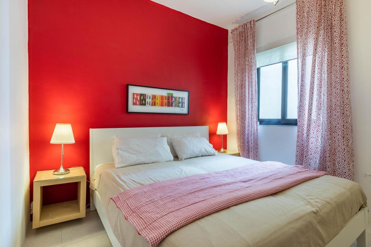 Stunning - Seafront 3-bedroom 6th Floor Apartment